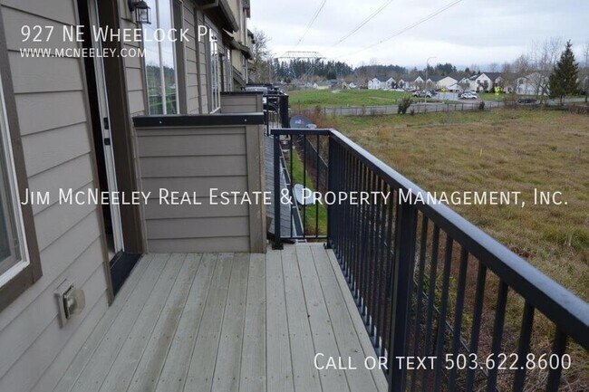 Building Photo - 927 NE Wheelock Pl