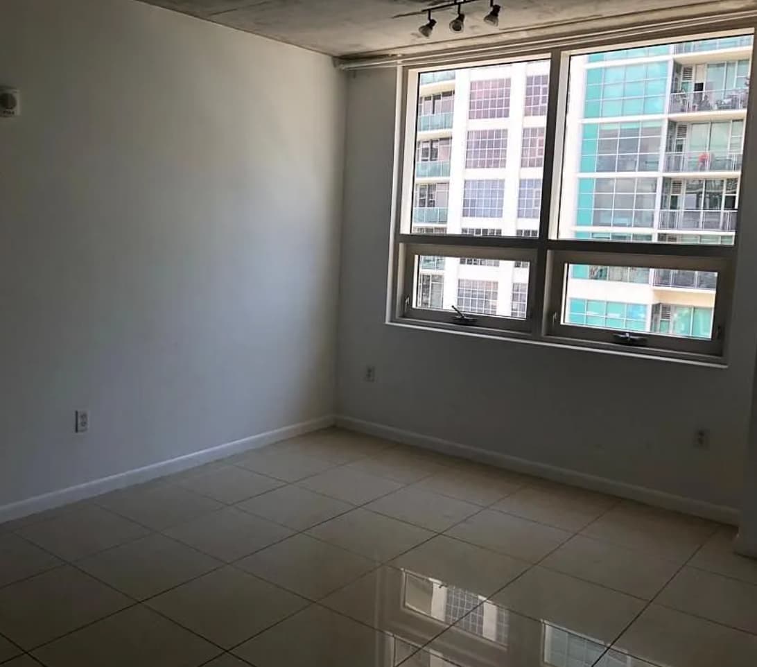 Building Photo - 3250 NE 1st Ave