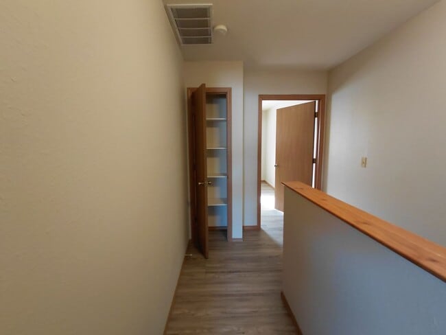 Building Photo - 24990 Scenic Dr