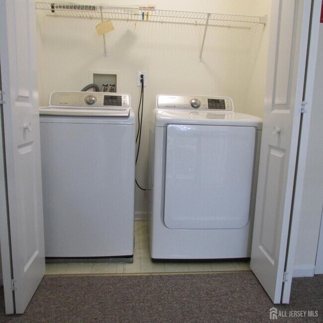 Building Photo - 29 Tall Oaks Ct