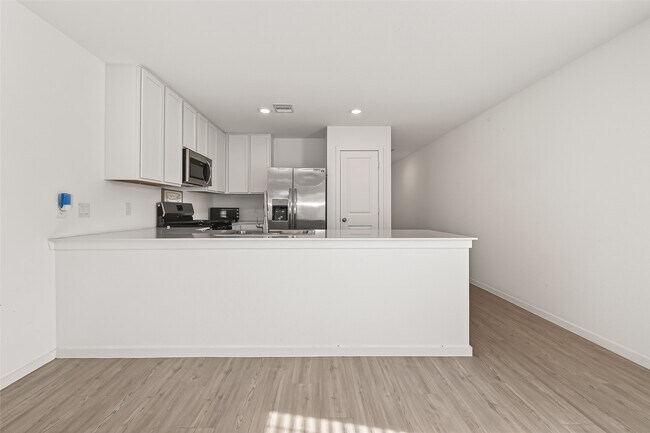 Building Photo - 26827 Prairie Smoke Ln