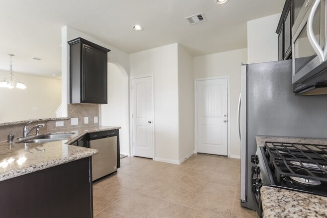Building Photo - 30823 Gardenia Trace Dr
