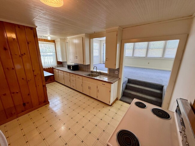 Building Photo - Charming 4-Bedroom, 2-Bath Victorian Home ...