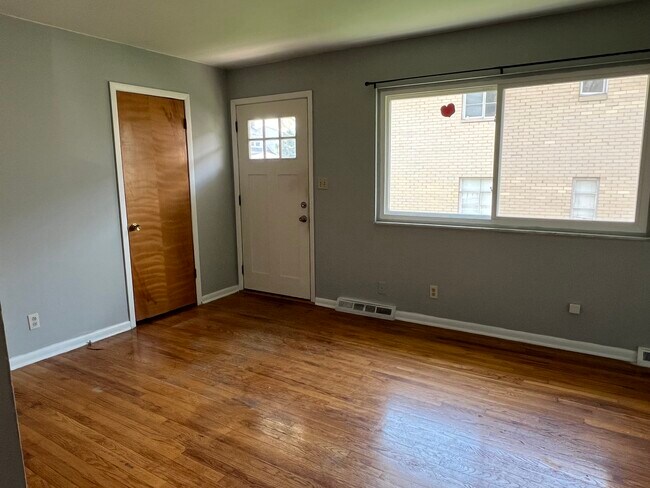 Building Photo - 1700 Liberty Dr