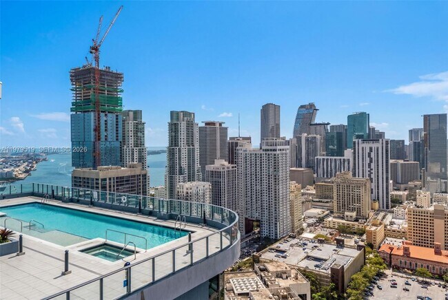 Building Photo - 121 NE 5th St