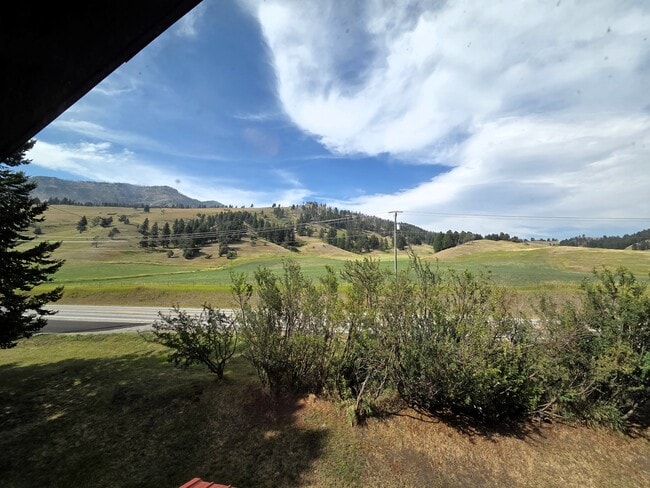 Building Photo - 5782 Bridger Canyon Rd