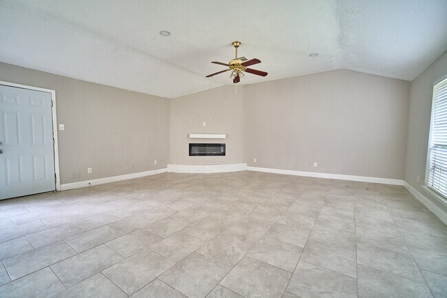 Building Photo - 923 Kenforest Dr