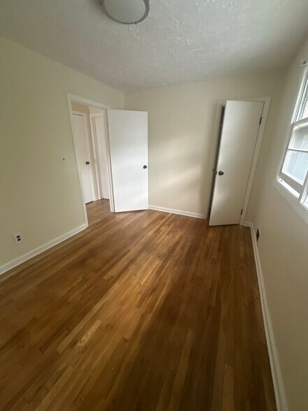 1st Bedroom - 144 Telford St