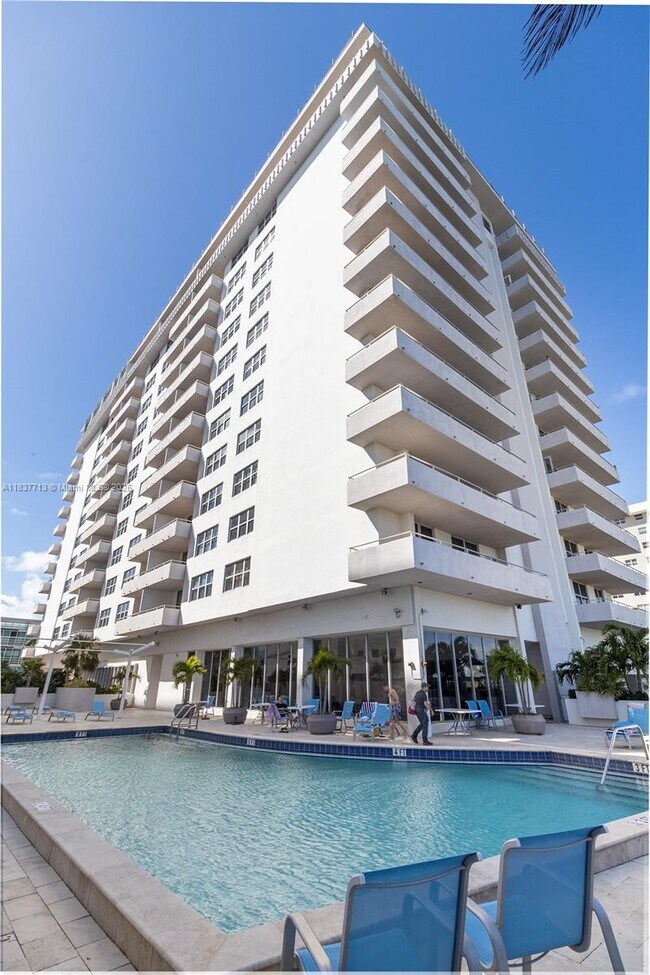 Building Photo - 9225 Collins Ave