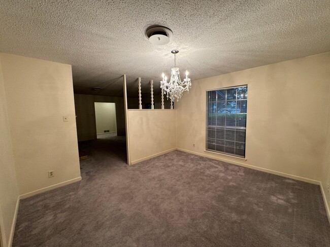 Building Photo - 4-Bedroom House for Rent in Killeen