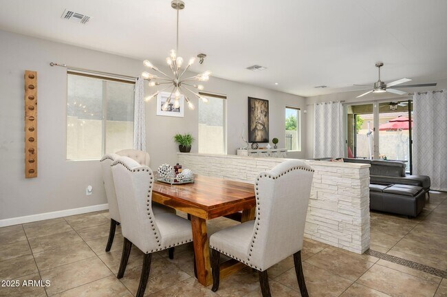 Building Photo - 6608 W Saguaro Park Ln