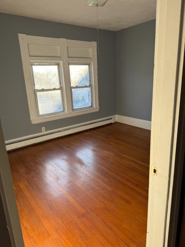 Building Photo - 175 Ashmont St