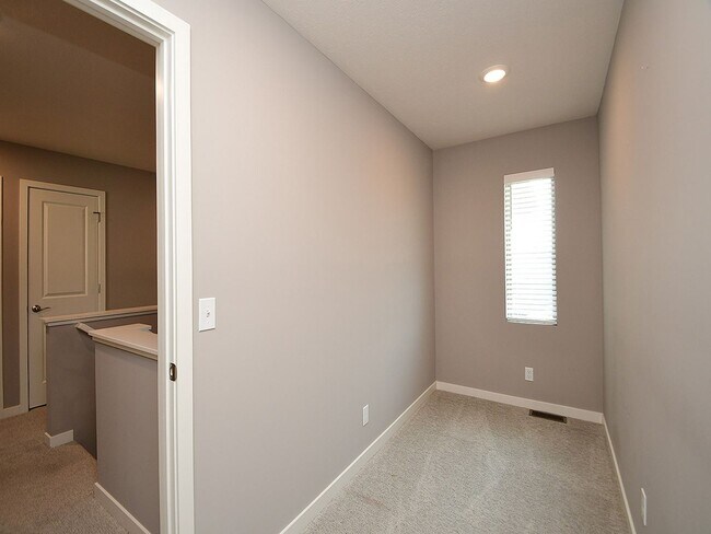 Building Photo - Charming 3-Bedroom Home in Quiet Omaha Nei...
