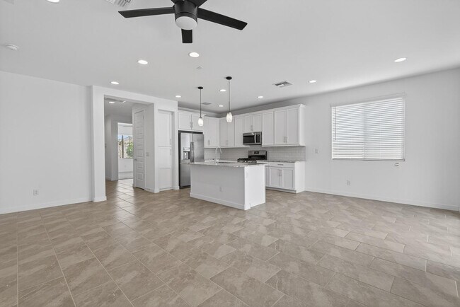 Building Photo - 24870 N 171st Ln