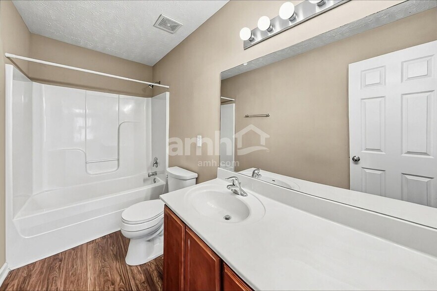 Building Photo - 620 Buck Cherry Way