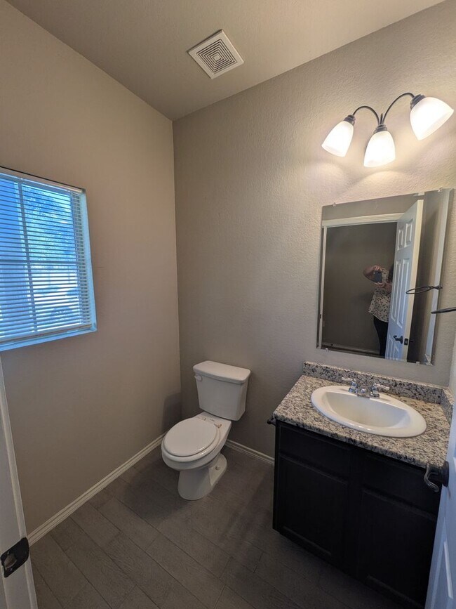 Building Photo - 5826 Grandwood Dr