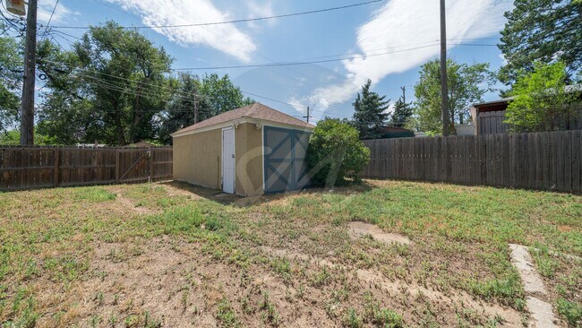Building Photo - Turn of the century home in downtown Colorado Springs