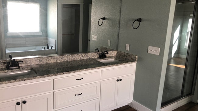 Building Photo - 750 Hawthorn Way