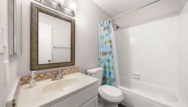 Building Photo - Upgraded 2 Bed, 2 Bath Condo - Available NOW!