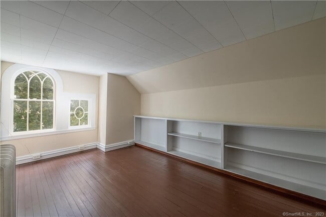 Building Photo - 85 Church Dr