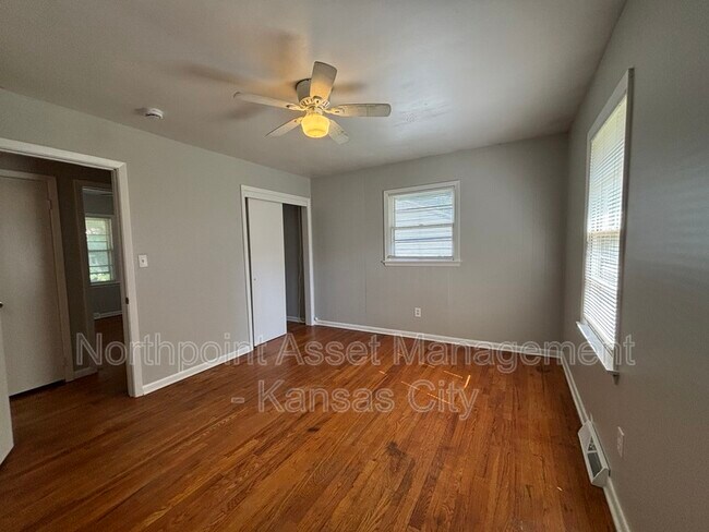 Building Photo - 5733 Cedar Ave