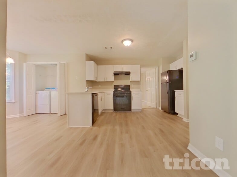 Building Photo - 750 Stonemill Manor