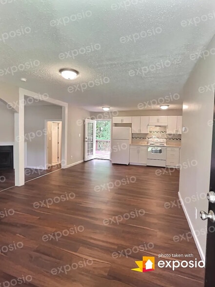 Building Photo - Room in House on Jeb Stuart Dr