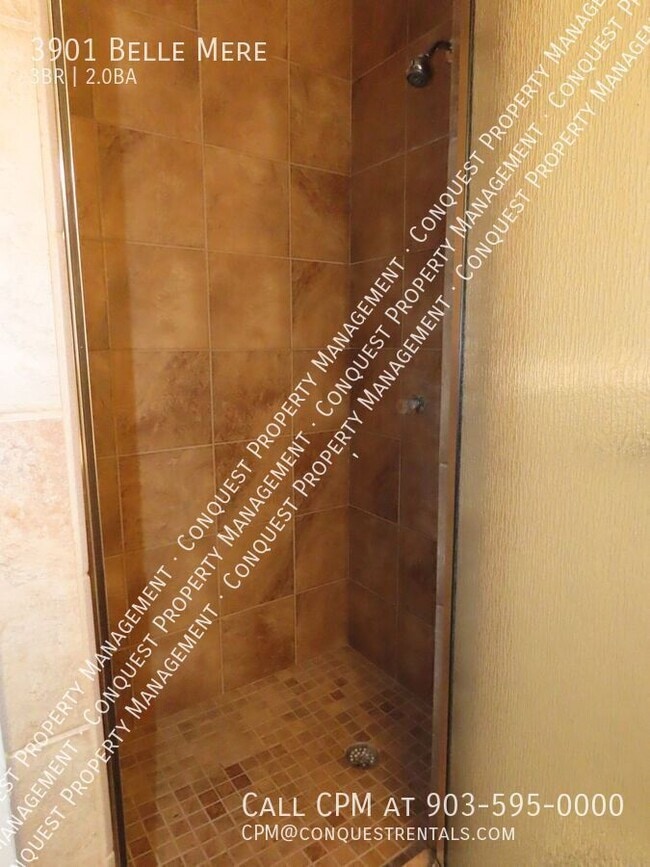 Building Photo - 3901 Belle Mere St