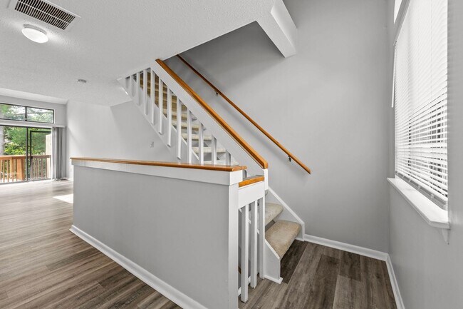 Building Photo - 3959 Aeries Way