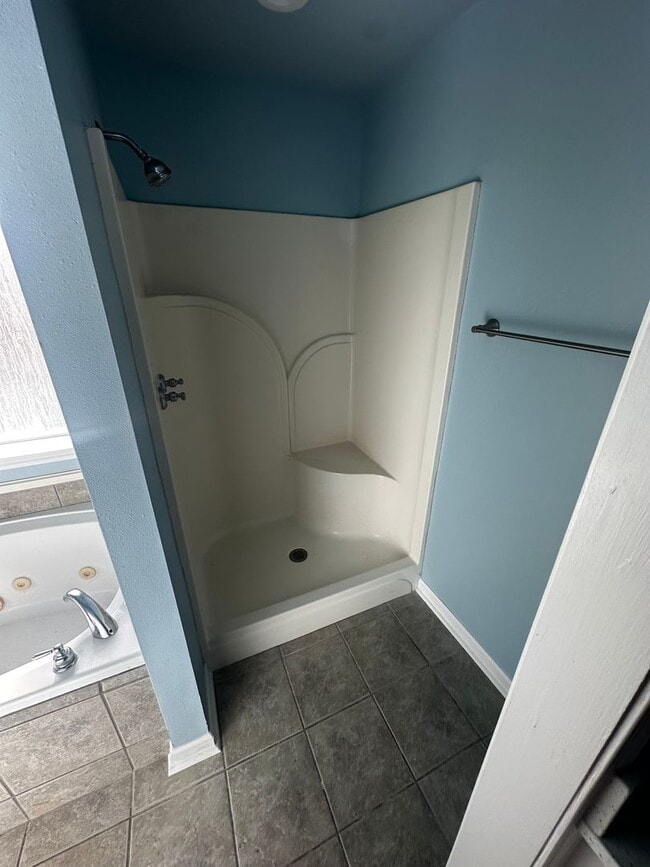 Building Photo - Quiet Neighborhood Living