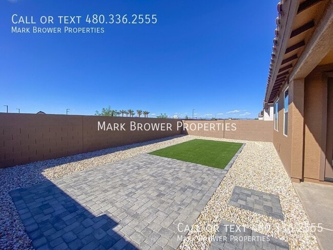Building Photo - 3534 E Dakota Dr