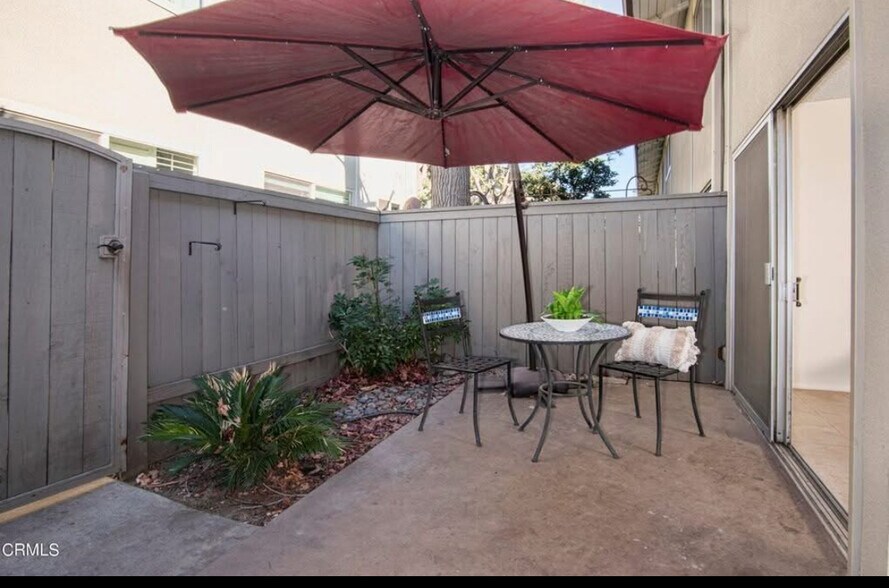 Building Photo - 708 W Sierra Madre Blvd