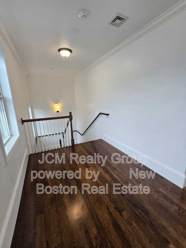 Building Photo - 375 Crescent Ave