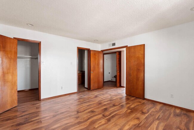Building Photo - 7080 Portugal Dr