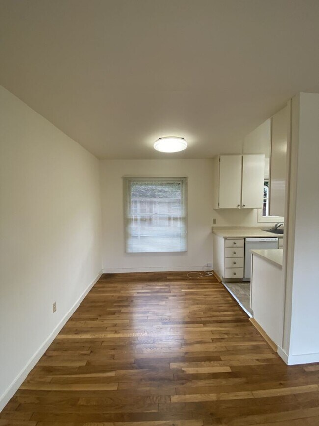 Building Photo - 635 Gibson Ave