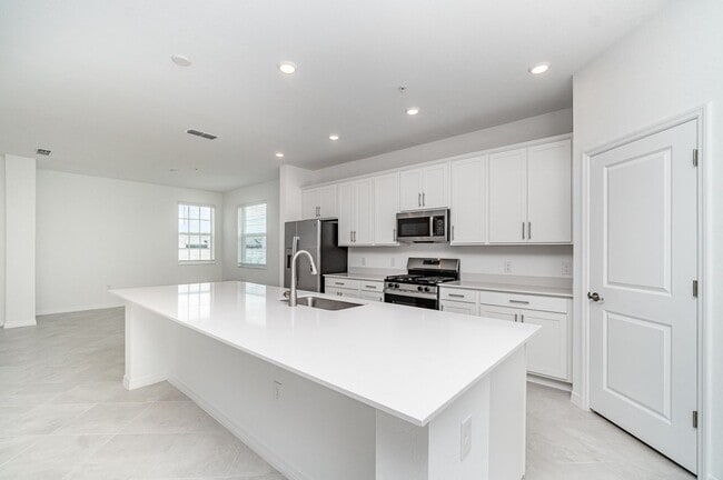 Building Photo - 15194 Bluffton Ln