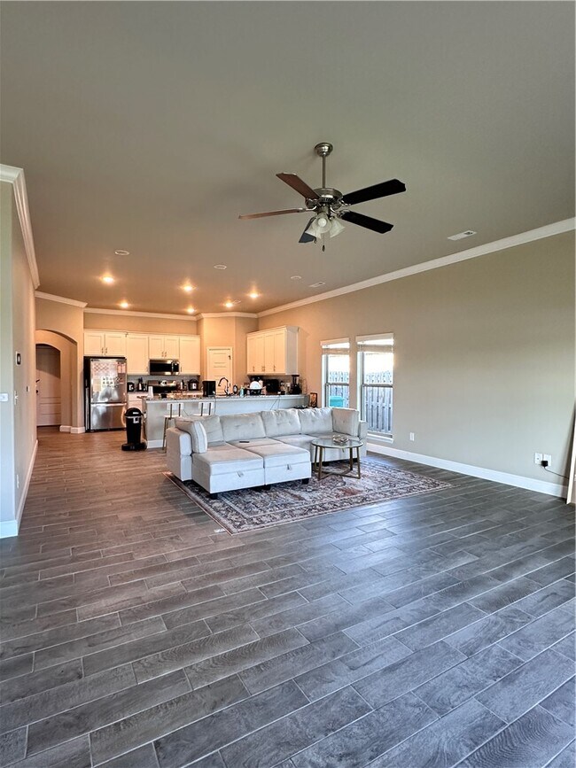 Building Photo - 1030 Winesap Dr
