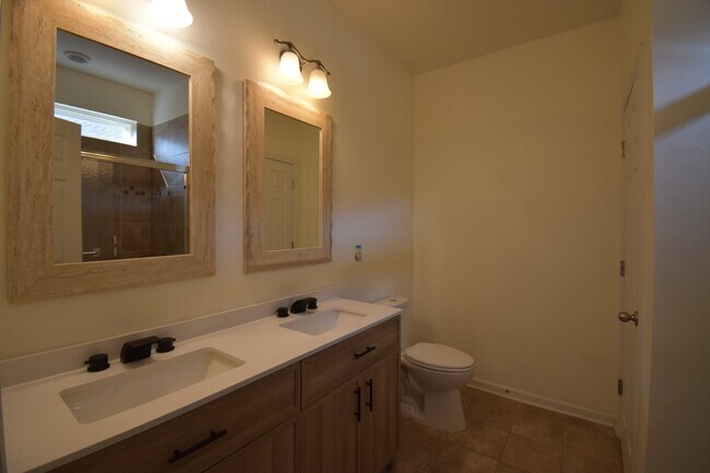 Building Photo - "Charming 3-Bedroom Beach House with 2 Ful...