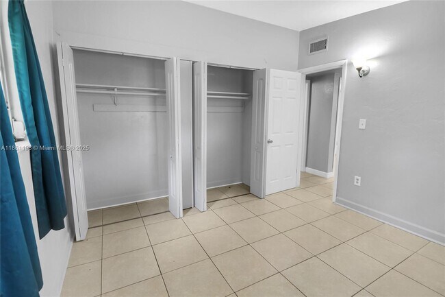 Building Photo - 272 NW 30th Terrace