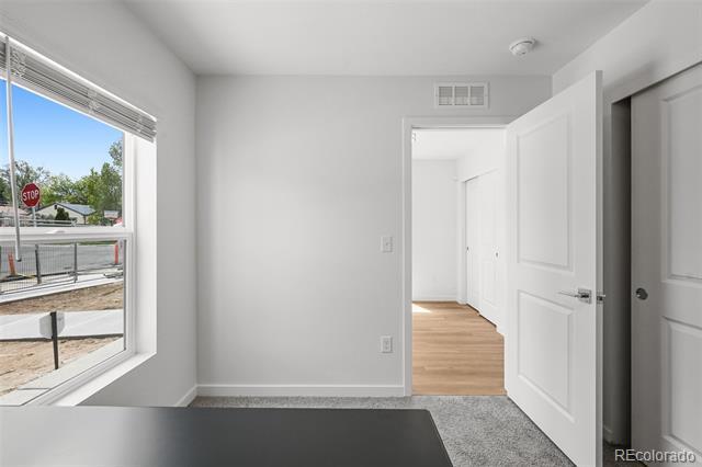 Building Photo - 1302 Akron St