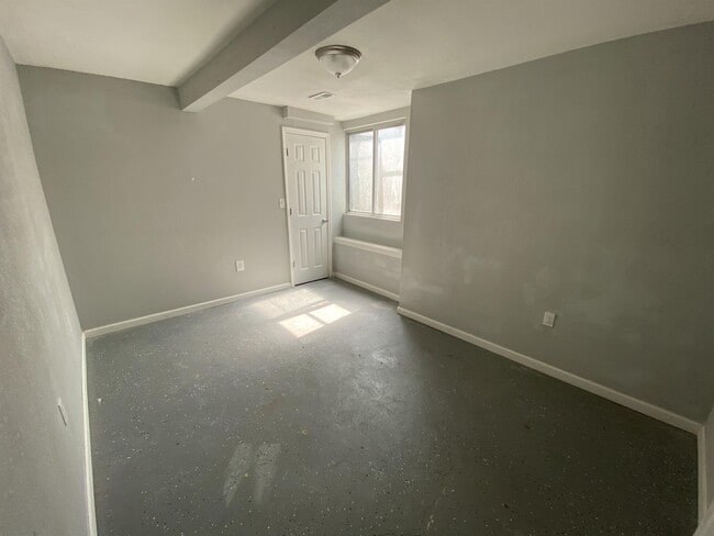 Building Photo - 504 S All Hallows St