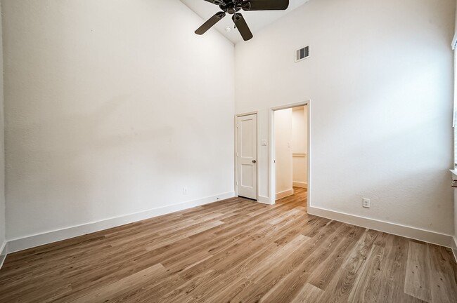 Building Photo - 2523 Appian Wy