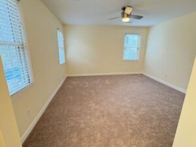 Building Photo - 602 Fairington Dr