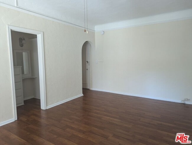 Building Photo - 603 Cochran Ave