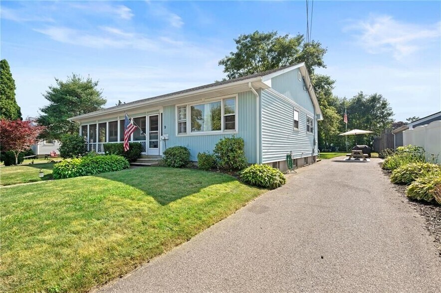 Building Photo - 9 Woodlund Ave