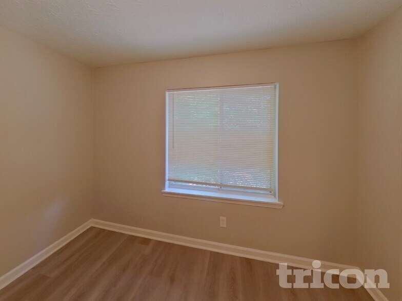 Building Photo - 3224 Creekwood Dr