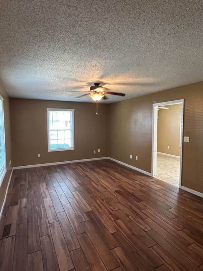 Building Photo - 111 David Dr