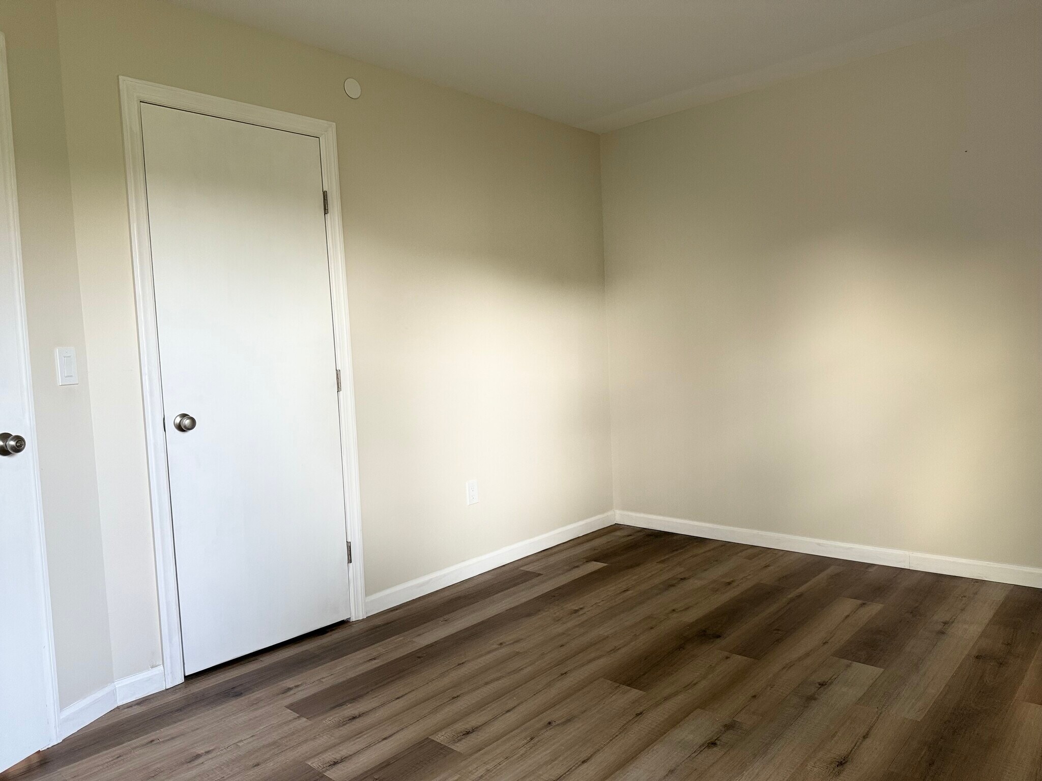 Bedroom 1 - 14 US Highway 206