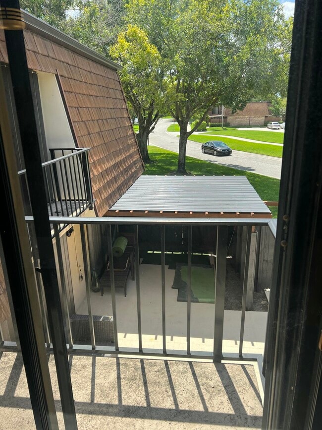 Building Photo - 2101 21st Ln