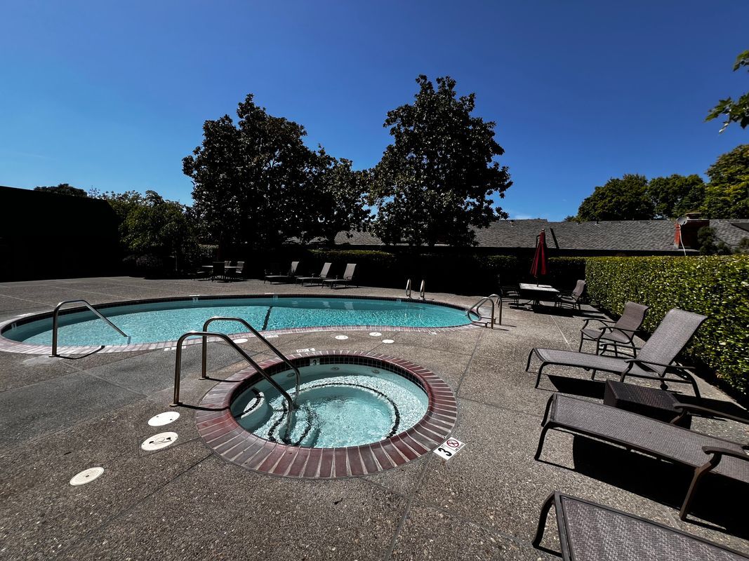 Building Photo - 135 Vineyard Cir